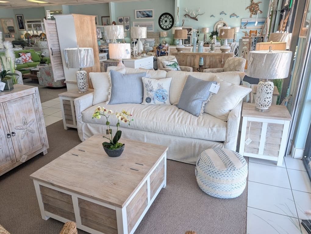 NEW ARRIVAL!!!! SLIPCOVER SOFA! Beautiful, Casual, Comfy Sofa🩵