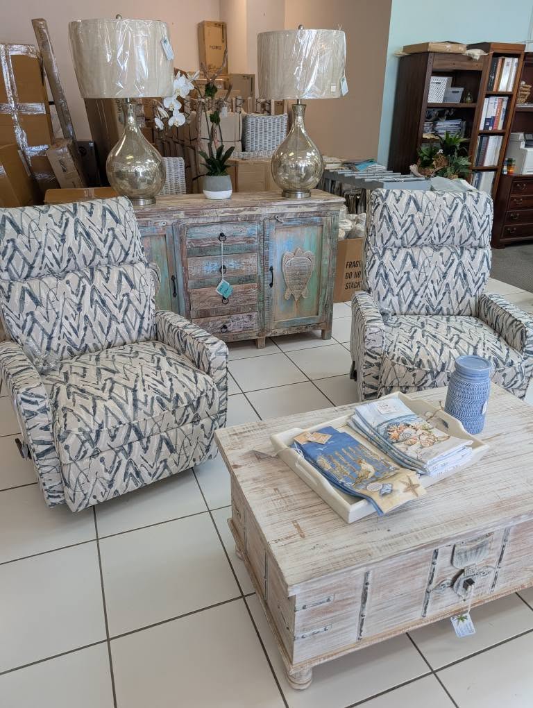 NEW ARRIVAL OF CHAIRS!! 😍😍😍